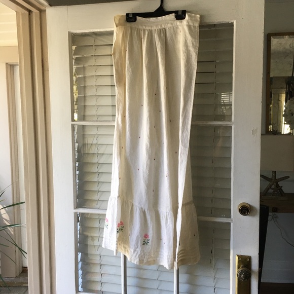 lili rose Dresses & Skirts - Long linen Skirt with embroidery pretty